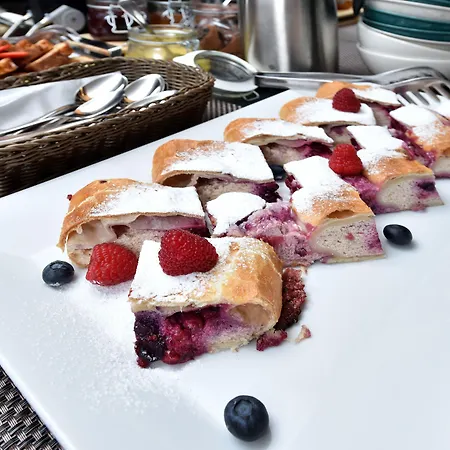 Aplend Kukucka Hotell 4*