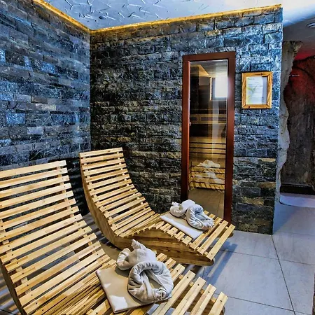 Aplend Kukucka Hotell 4*